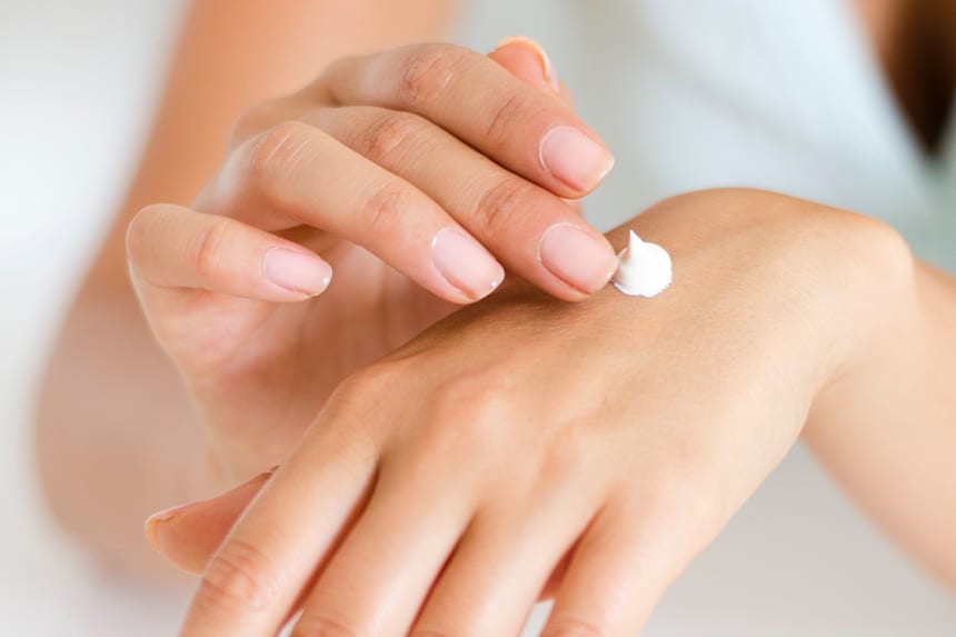 Te contamos cómo tienes que aplicar los productos faciales 