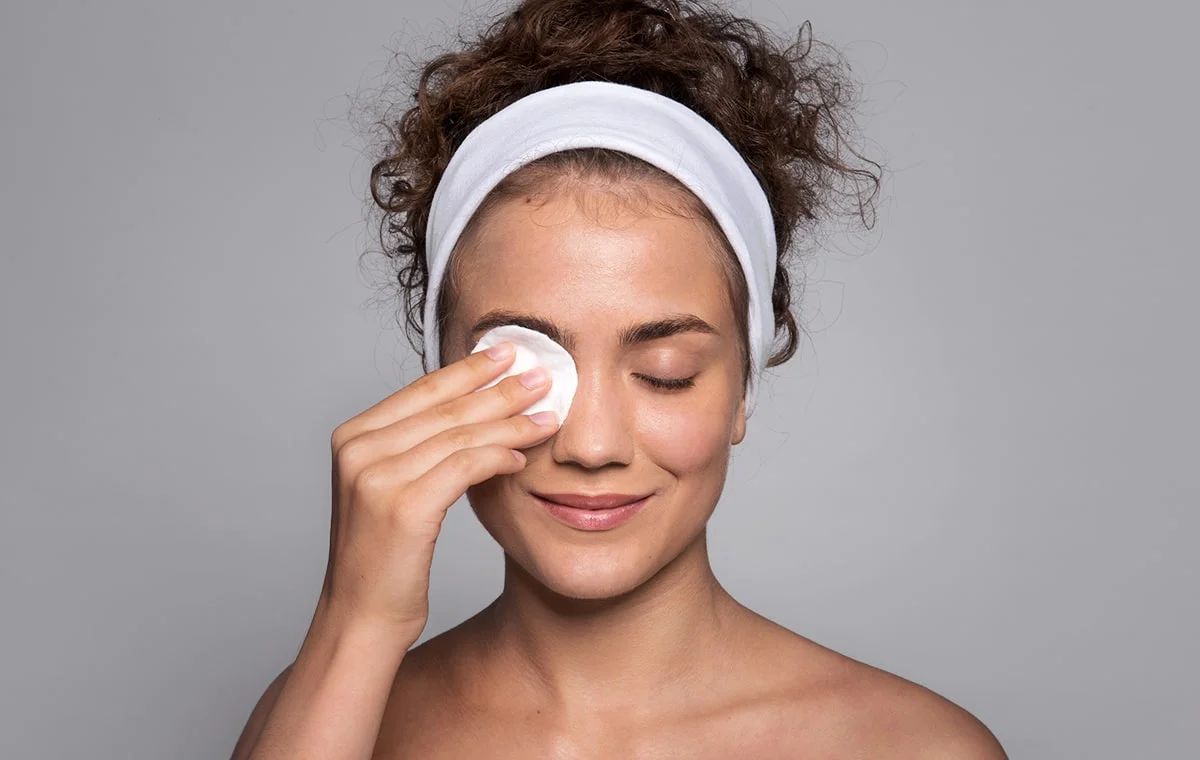 Pasos para un ritual de cuidado facial nocturno con mascarilla de limpieza profunda 